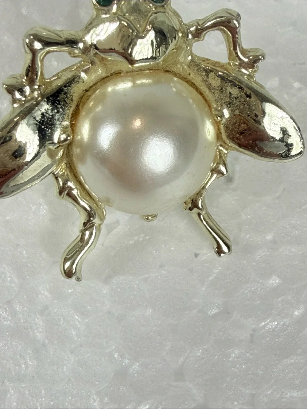N/A elegant bee